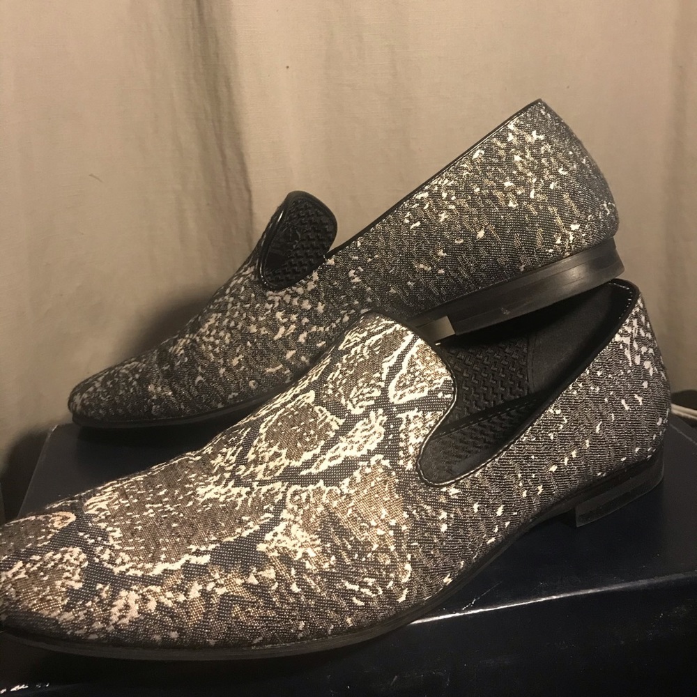 DRESS SHOES
